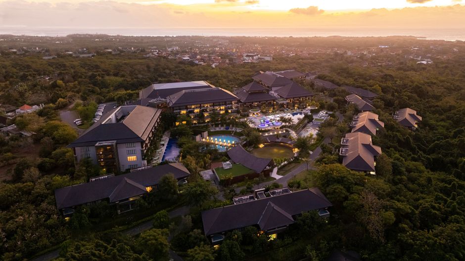 Renaissance Bali Nusa Dua Resort Exterior