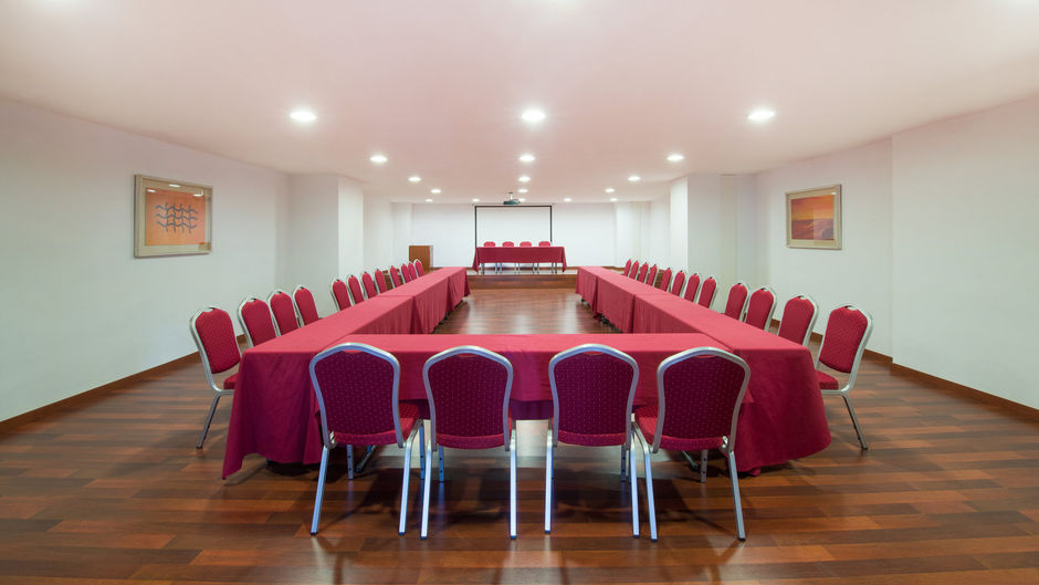 Iberostar Waves Bouganville Playa Meeting