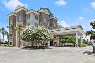 Holiday Inn Express & Suites Gonzales