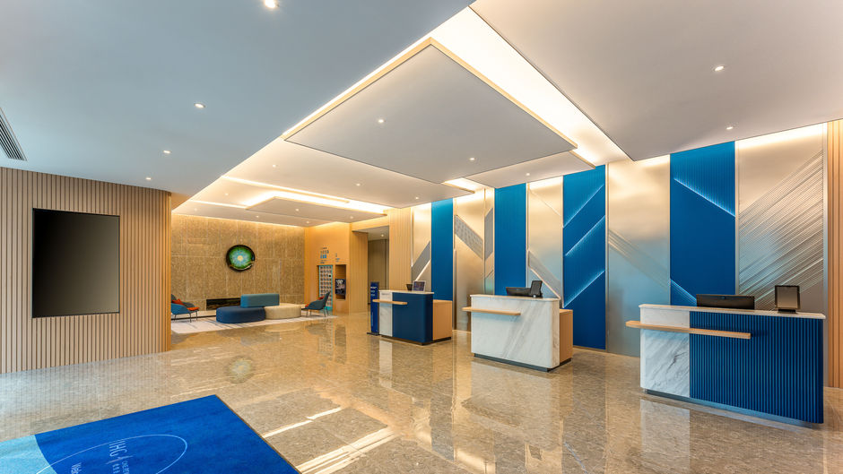 Holiday Inn Exp Taizhou City Center Exterior