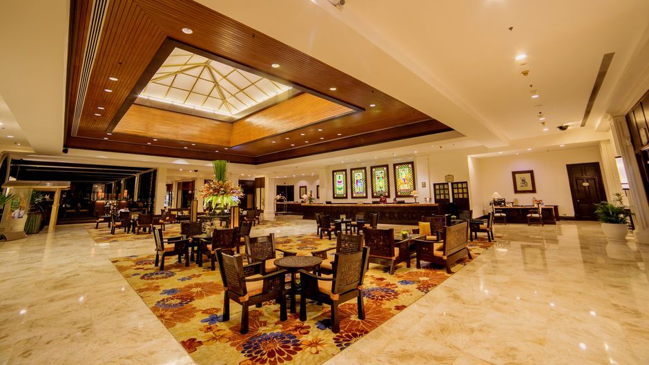 Waterfront Airport Hotel & Casino Lobby