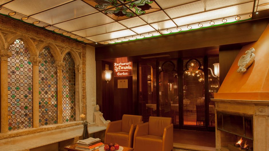 Hotel Saturnia & International Lobby