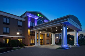 Holiday Inn Express & Suites Kent State
