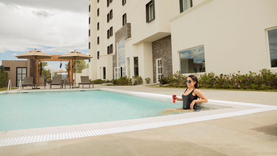 Staybridge Suites Irapuato Pool
