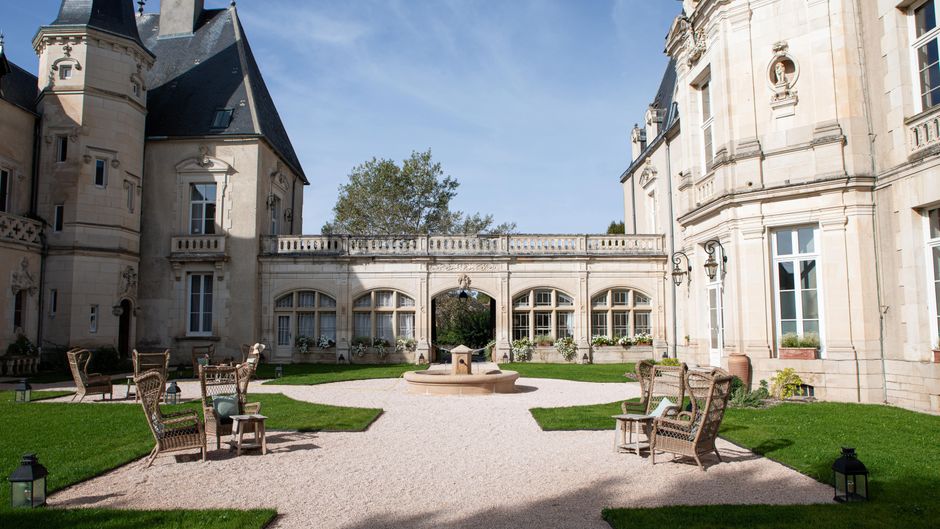 Chateau de Ste Sabine Recreation