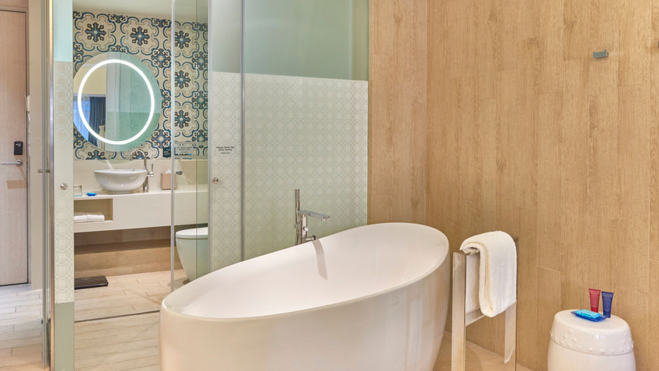 Village Hotel Katong Room