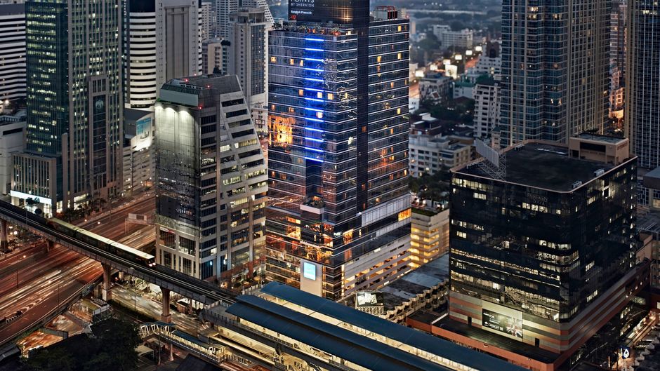 Four Points Bangkok Ploenchit Exterior