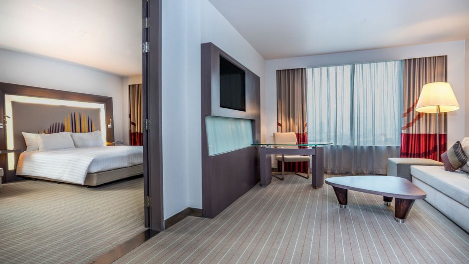 Four Points Bangkok Ploenchit Suite