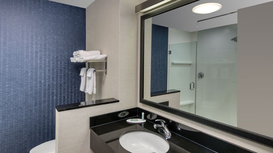 Fairfield Inn & Suites Moncton Room