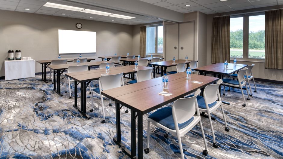 Fairfield Inn & Suites Moncton Meeting