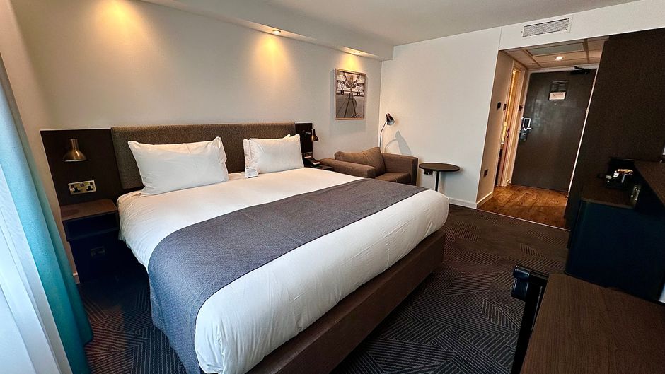 Holiday Inn Bristol Airport Room