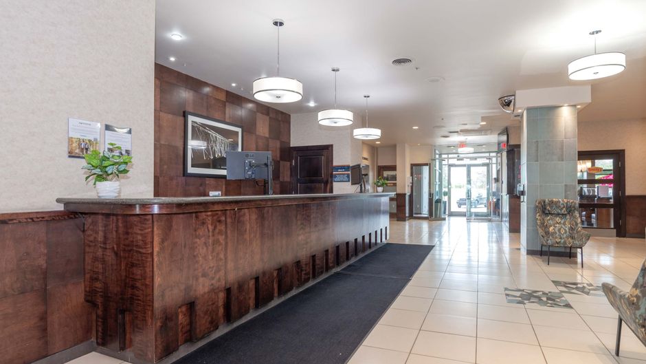 Sandman Hotel Lethbridge Lobby