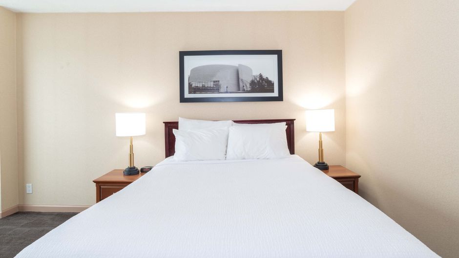 Sandman Hotel Lethbridge Room