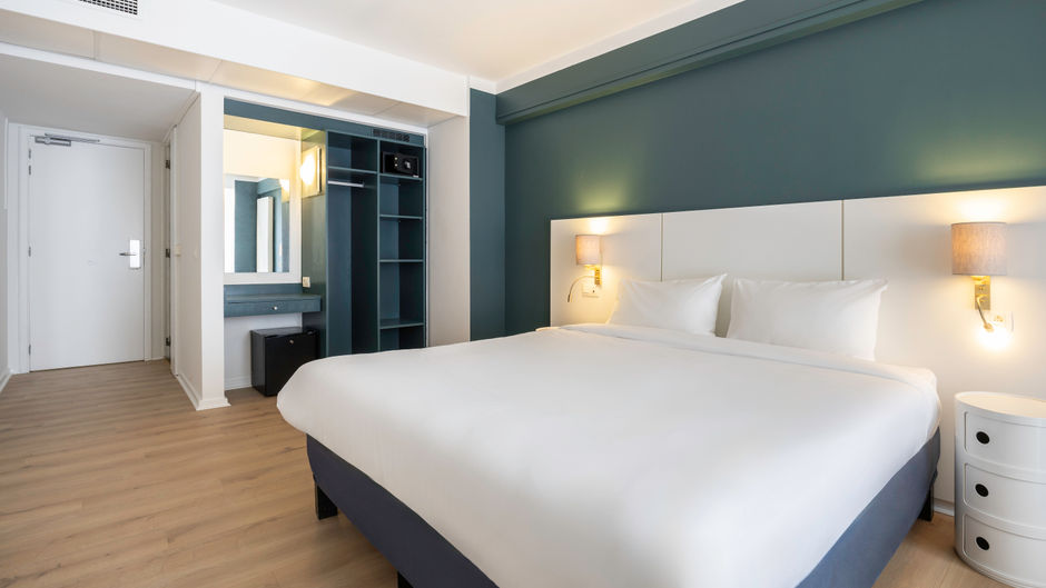 Hotel Louise Room