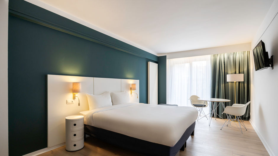 Hotel Louise Room