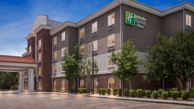 Holiday Inn Express Hotel & Suites