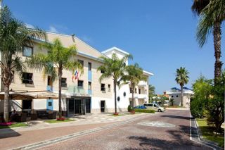 Hotel Premiere, Giugliano