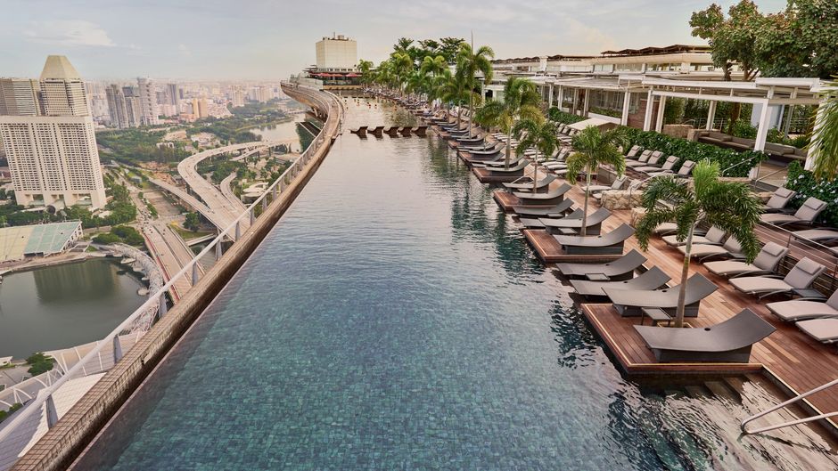 Marina Bay Sands, Singapore Pool