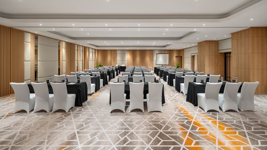 Holiday Inn Exp Bali Sunset Rd Meeting