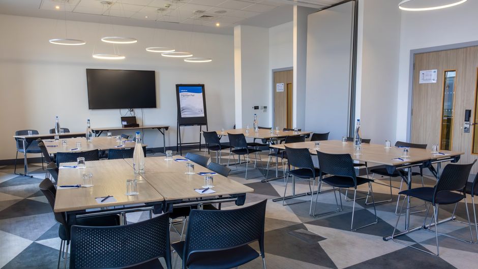 Holiday Inn Express TRAFFORDCITY Meeting