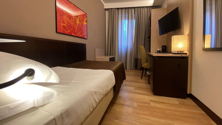 Hotel Carlton Room