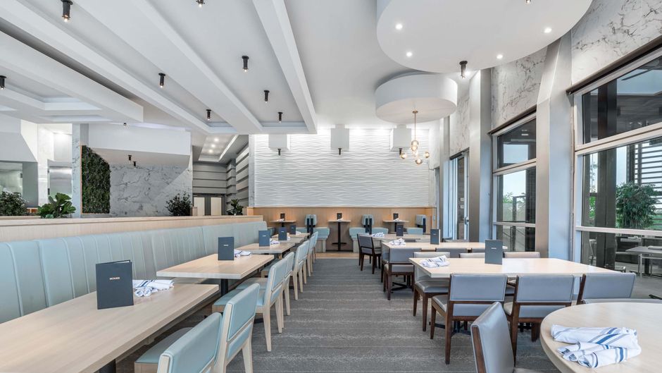 Sandman Signature Hotel Toronto Airport Restaurant