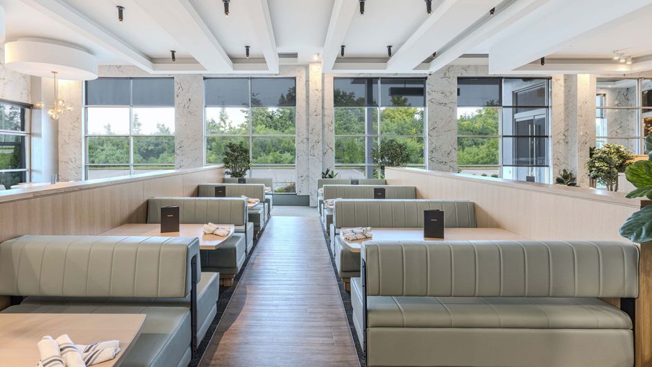 Sandman Signature Hotel Toronto Airport Restaurant