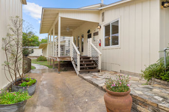 Meyer Bed and Breakfast on Cypress Creek