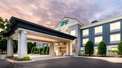 Holiday Inn Express Hotel & Suites