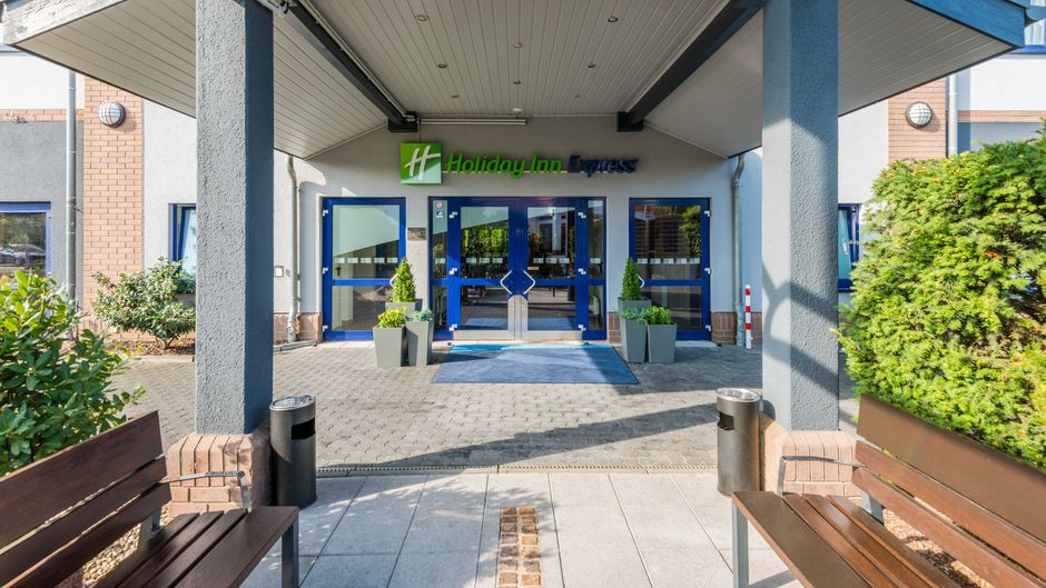 Holiday Inn Express Cologne Troisdorf Exterior