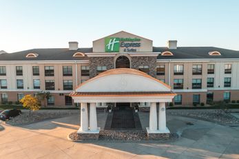 Holiday Inn Express & Suites St Robert