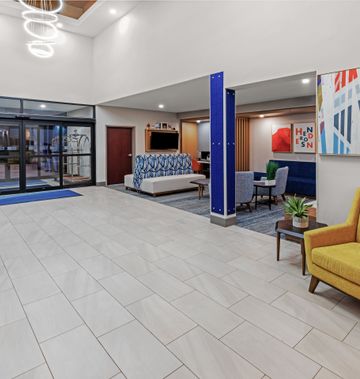 Holiday Inn Express Inn & Suites