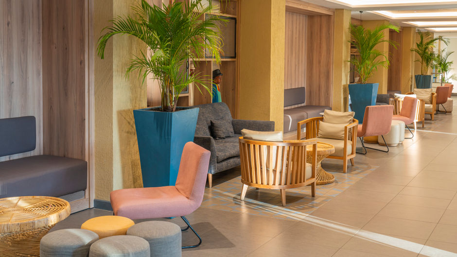 Holiday Inn Lusaka Exterior