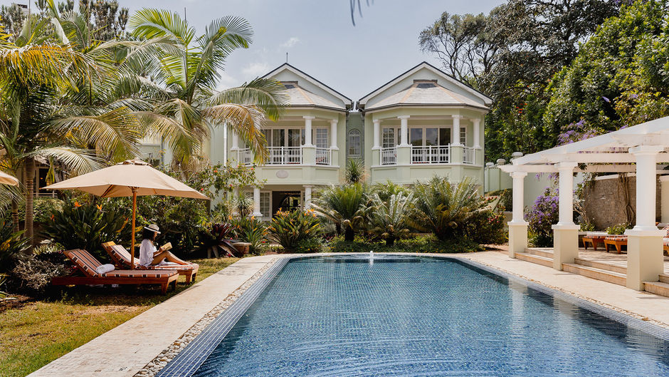 Hemingways Nairobi Pool