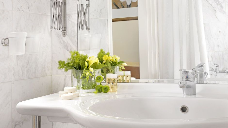 Parthenon Hotel Room