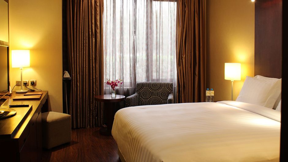 Safir Fintas Kuwait Room