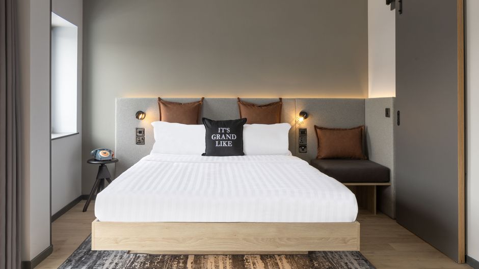 Moxy Cork Room