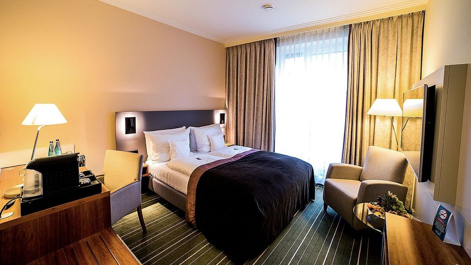 Hotel Lind Room