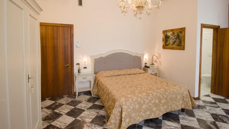 Villa Stucky Room