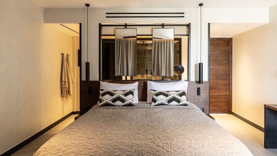 King Jason Zante Room