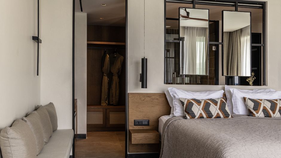 King Jason Zante Room