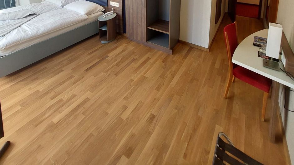 Glarnerhof Hotel Room