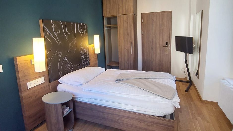 Glarnerhof Hotel Room