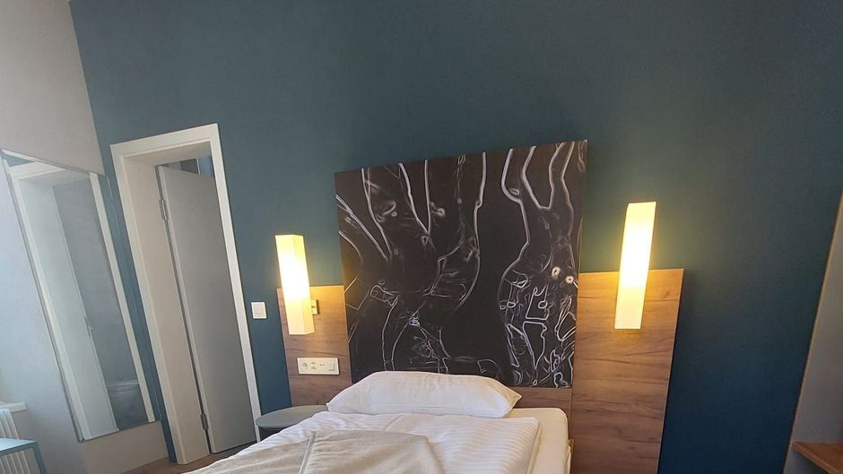 Glarnerhof Hotel Room