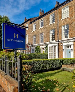 New Holgate Hotel