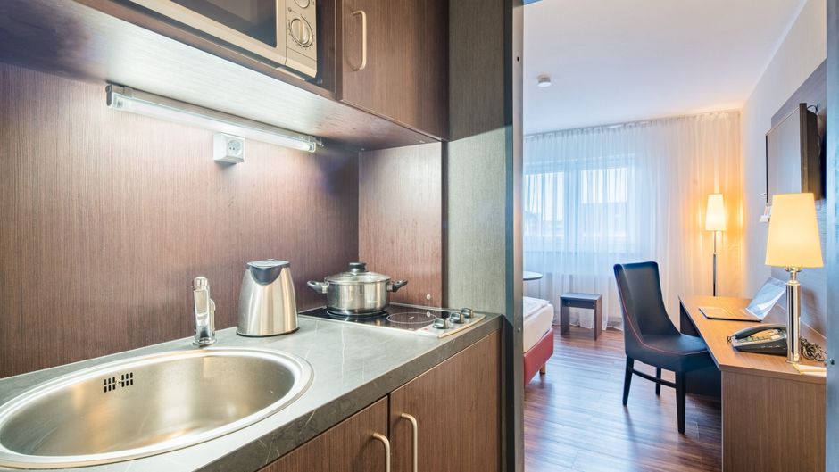 Airways Hotel Frankfurt Airport West Room