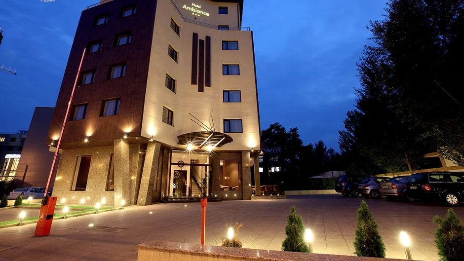 Hotel Ambiance Exterior