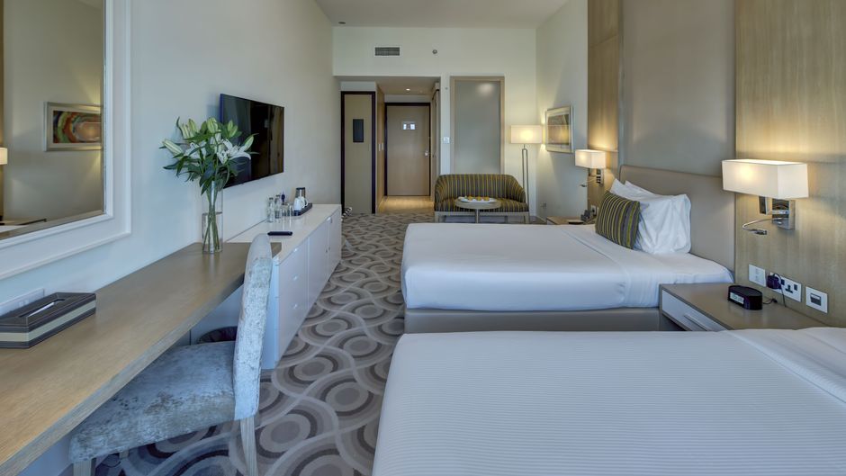 The Metropolitan Hotel Dubai Room