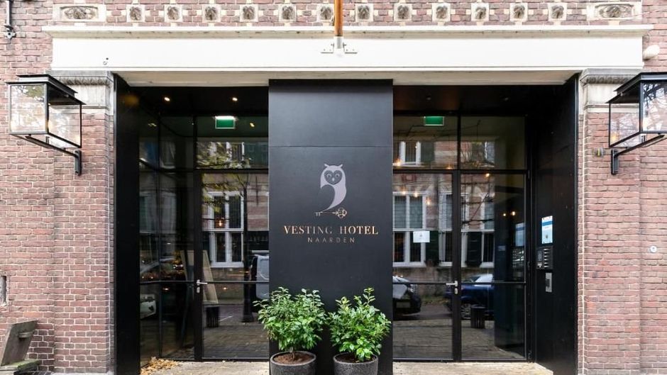 Vesting Hotel Exterior