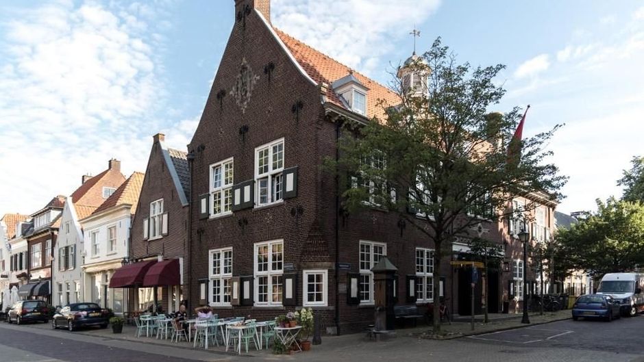 Vesting Hotel Exterior